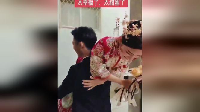 家里是独生子女的，做父母的一定不能忽视