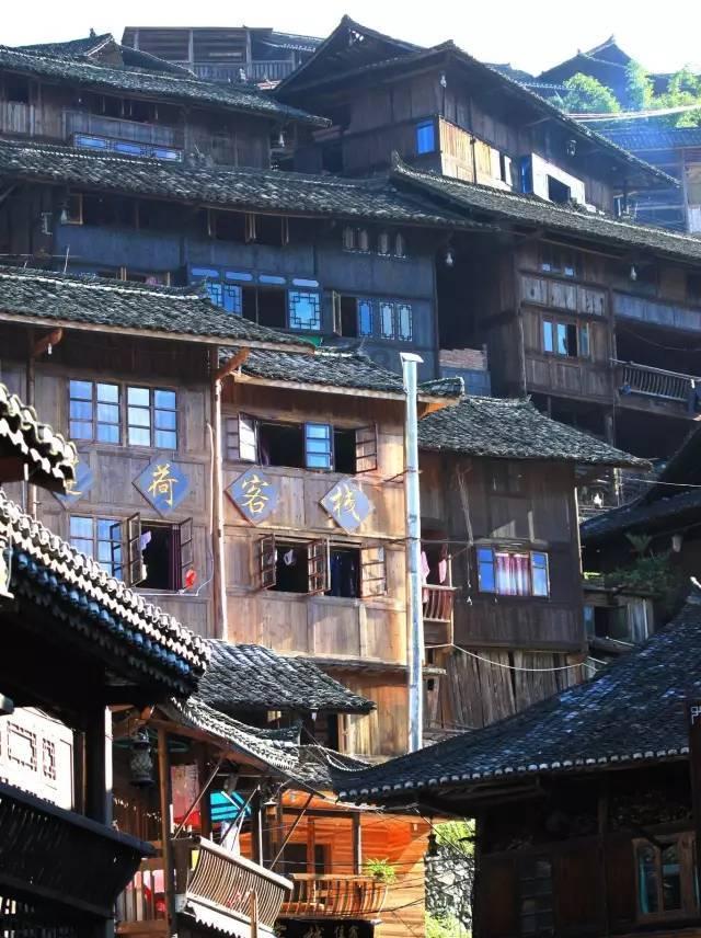 筑路架桥建高铁 老区发展添动力